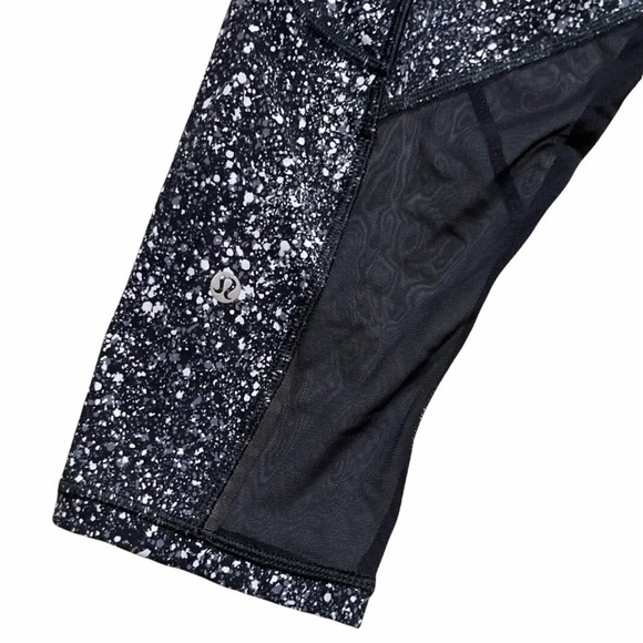 Lululemon Outrun 17" Crop Leggings Women’s size 6 in Splatter White/Black - Picture 7 of 8